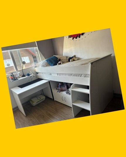 Cama 1,5 plazas con colchón y escritorio retráctil