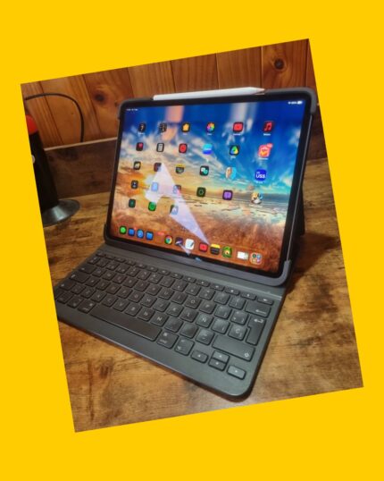 Pack iPad Pro (Teclado Logitech, Apple Pencil 2da gen, iPad Pro 12.9 4ta gen 128gb) Apple / Logitech