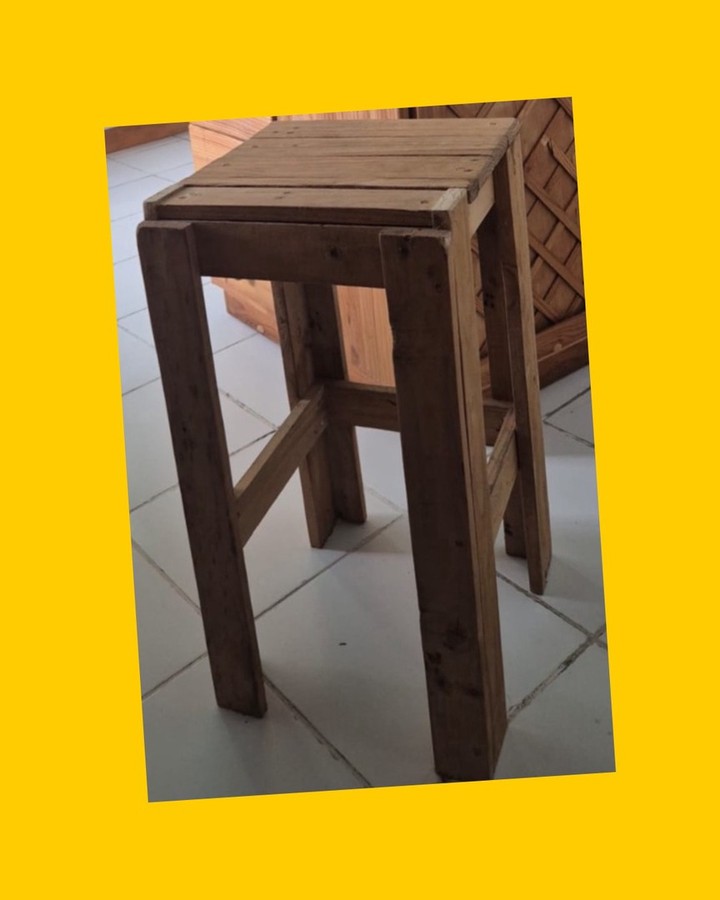 6 taburetes de madera
