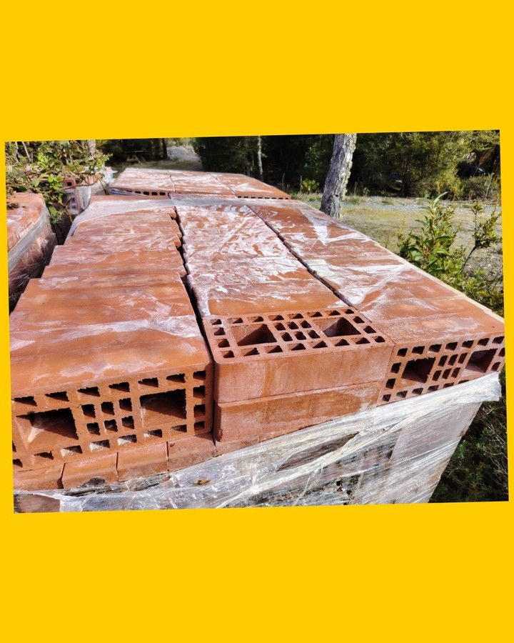 8 Pallet de 382 Ladrillos Santiago 7