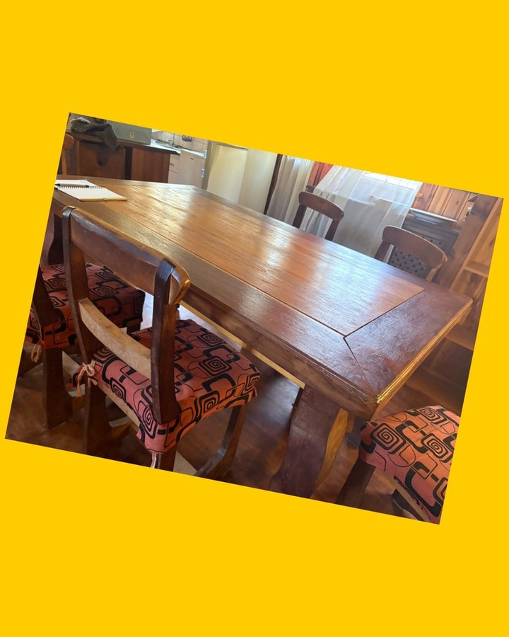 Comedor con 6 sillas, de madera nativa de alerce y la mesa de alerce con cubierta de mañío