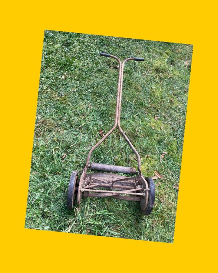 Máquina antigua para cortar pasto Bohrer