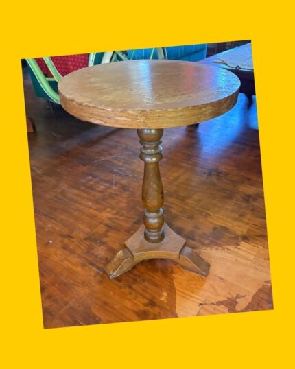 Mesa redonda de madera
