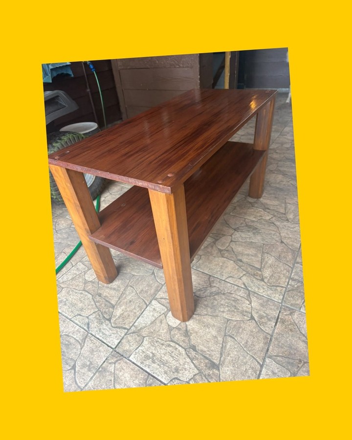 Mesa tipo rack de alerce