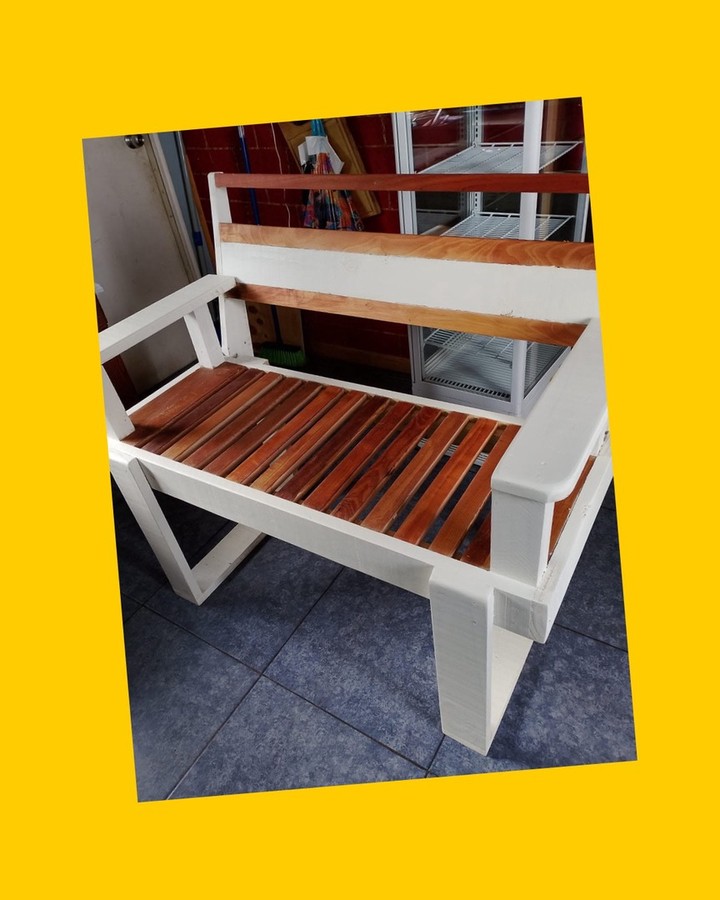 Banco de madera de ulmo y pino