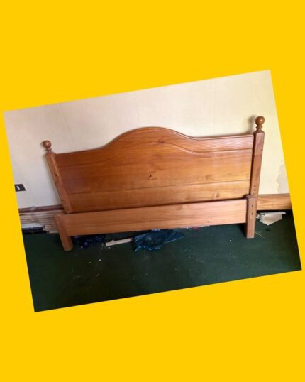Cama antigua de 2 plazas de madera nativa con respaldo