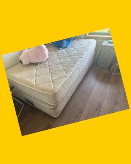 Cama box spring de 1,5 plazas Nordik