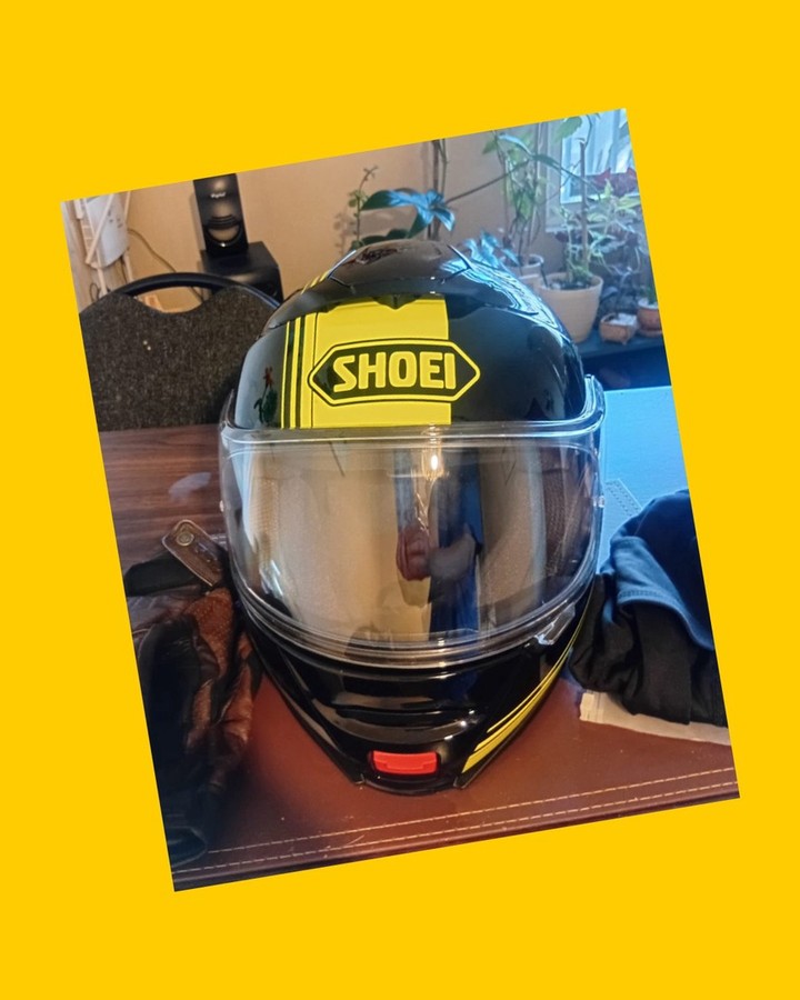 Casco de motocicleta abatible Shoei