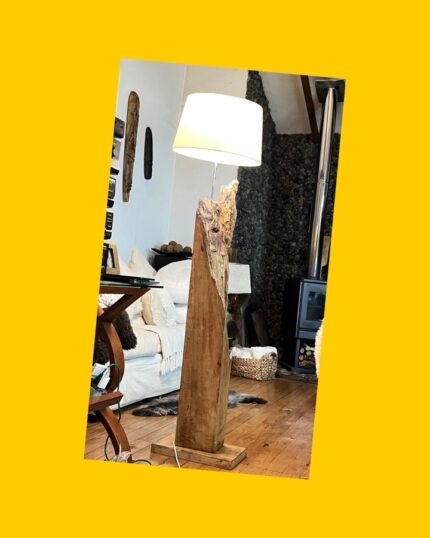Lámpara de pie de madera maciza
