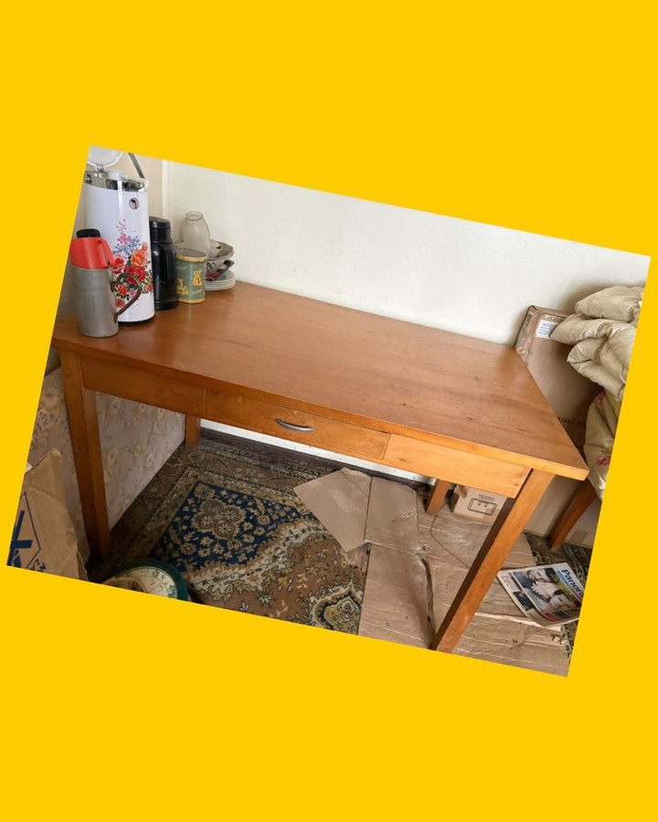 Mesa madera nativa con cajón