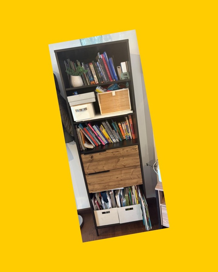Mueble librero con repisas y cajones