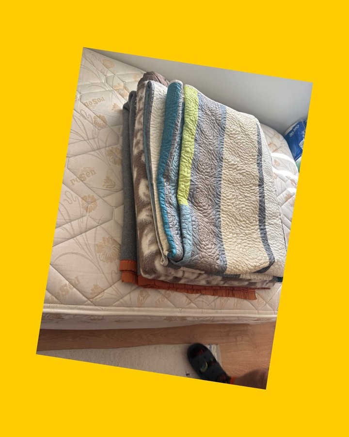 Pack de 2 frazadas y 1 cubrecama De 1,5P