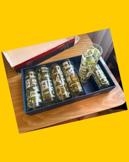 Set de 6 vasos antiguos con motivos de estampillas