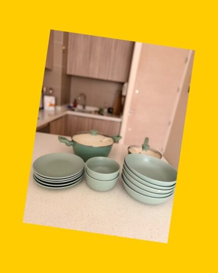 Set de loza y ollas Casaideas / Mica